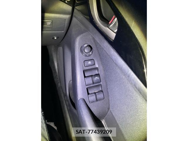 Mazda AXELA 2013-11 8366839-21