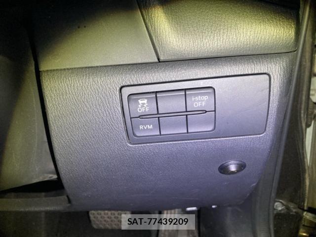 Mazda AXELA 2013-11 8366839-22