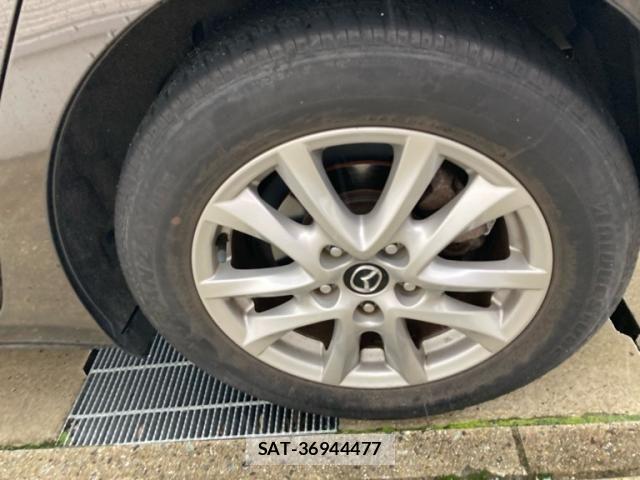 Mazda AXELA 2017-01 8366840-9