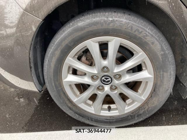 Mazda AXELA 2017-01 8366840-11