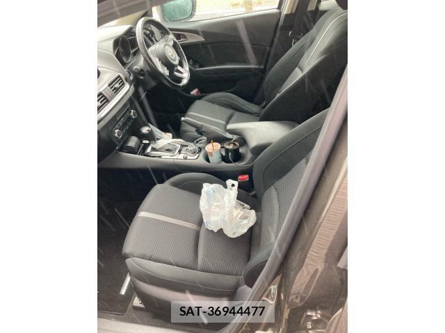 Mazda AXELA 2017-01 8366840-14