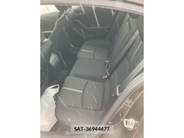 Mazda AXELA 2017-01 8366840-15