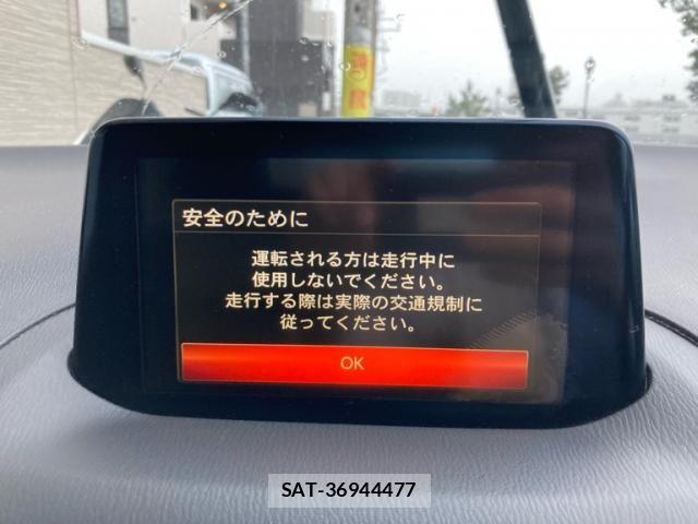 Mazda AXELA 2017-01 8366840-19
