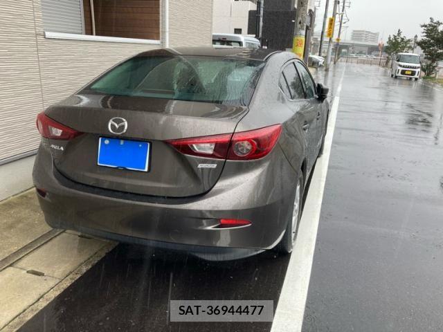 Mazda AXELA 2017-01 8366840-5