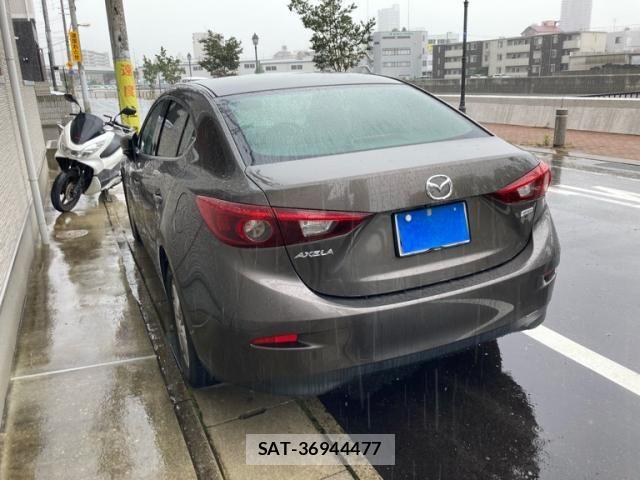 Mazda AXELA 2017-01 8366840-6