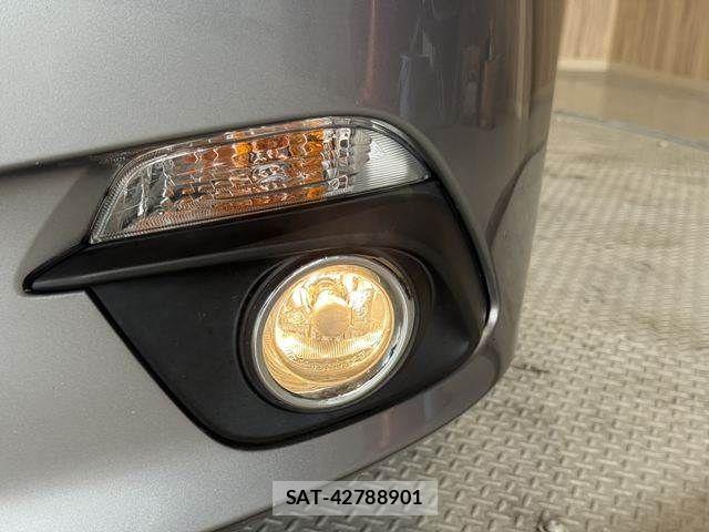 Mazda AXELA 2016-07 8366841-13