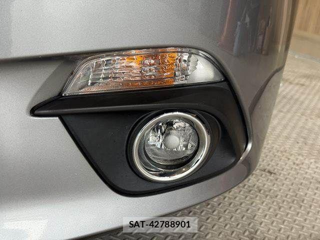 Mazda AXELA 2016-07 8366841-23