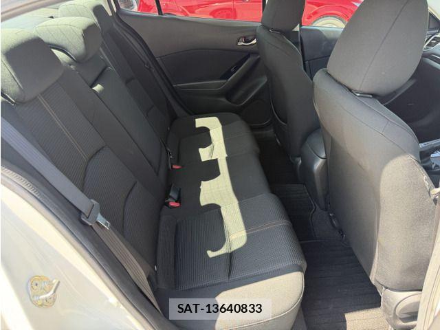 Mazda AXELA 2017-05 8525638-16