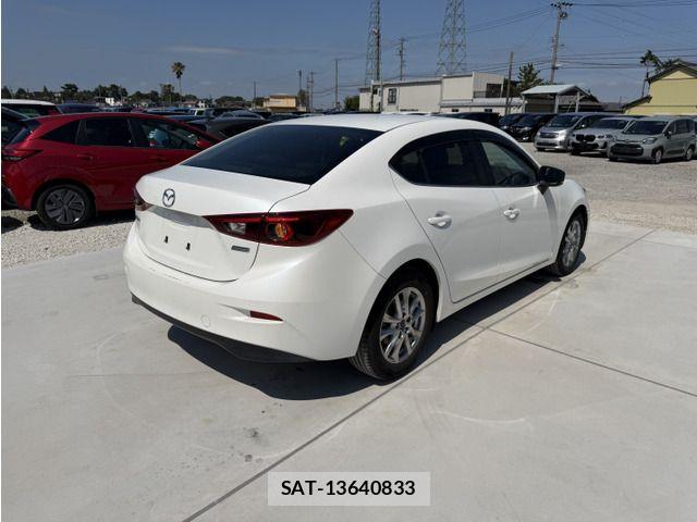 Mazda AXELA 2017-05 8525638-1