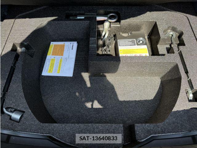 Mazda AXELA 2017-05 8525638-19