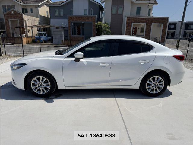 Mazda AXELA 2017-05 8525638-4