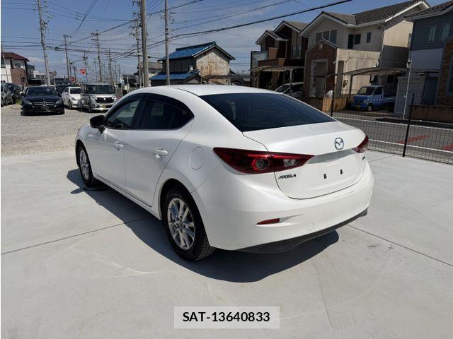 Mazda AXELA 2017-05 8525638-5