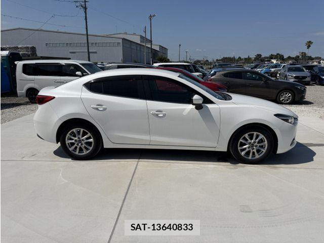 Mazda AXELA 2017-05 8525638-7
