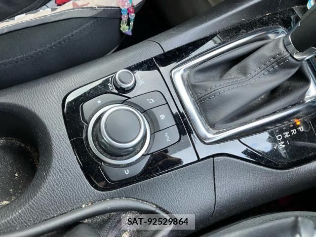 Mazda AXELA 2017-11 8525637-12
