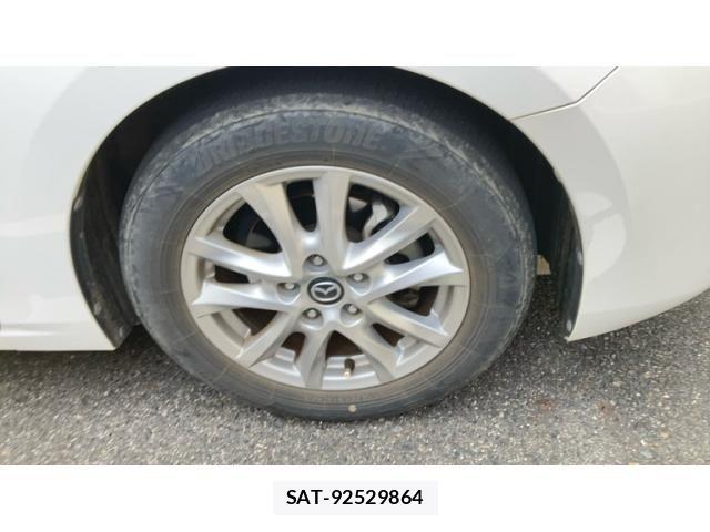 Mazda AXELA 2017-11 8525637-17