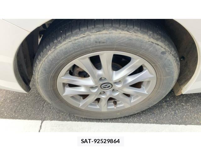 Mazda AXELA 2017-11 8525637-18