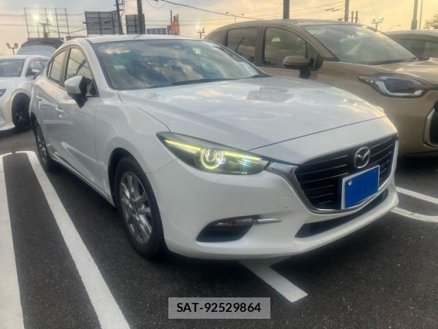 Mazda AXELA 2017-11 8525637-1