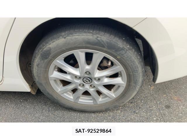 Mazda AXELA 2017-11 8525637-19