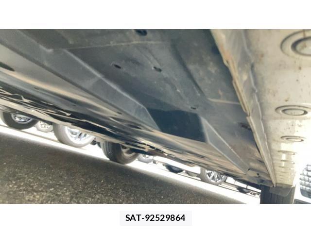 Mazda AXELA 2017-11 8525637-22