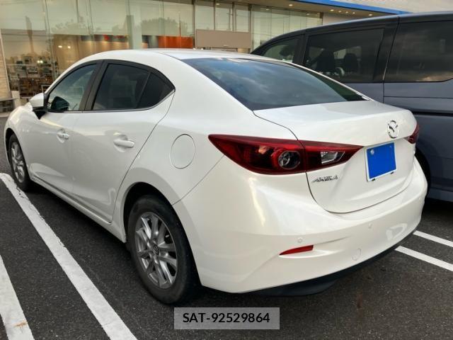 Mazda AXELA 2017-11 8525637-3