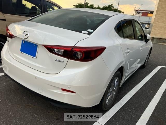 Mazda AXELA 2017-11 8525637-4