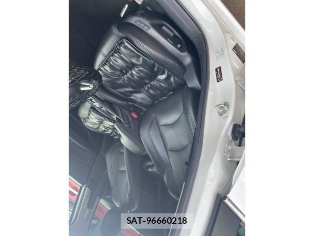Mazda AXELA 2017-10 8525639-10