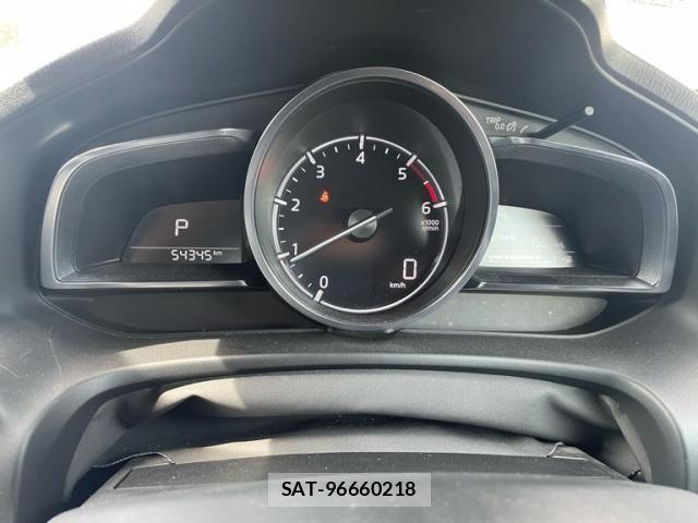 Mazda AXELA 2017-10 8525639-13