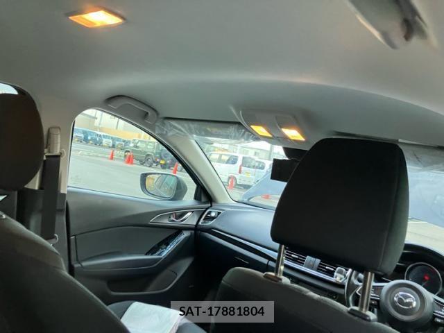 Mazda AXELA 2017-10 8562540-15