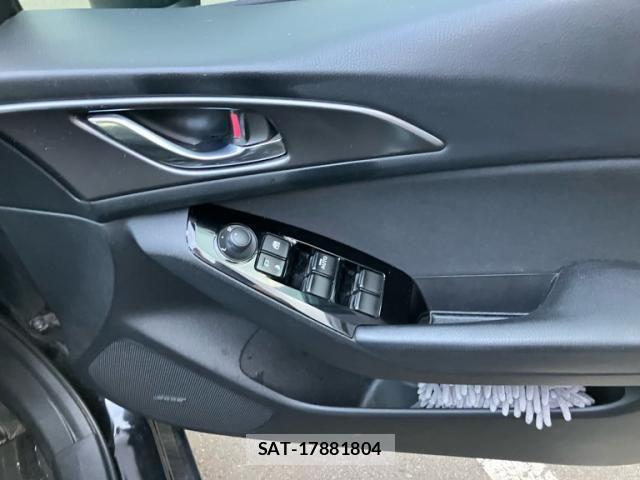 Mazda AXELA 2017-10 8562540-18