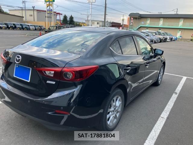 Mazda AXELA 2017-10 8562540-5