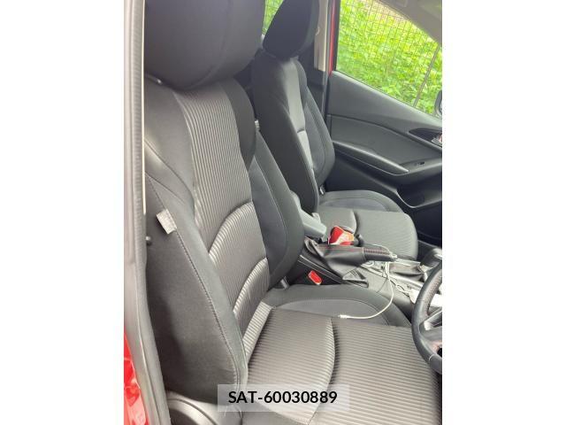 Mazda AXELA 2016-02 8562538-9