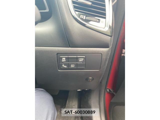 Mazda AXELA 2016-02 8562538-11
