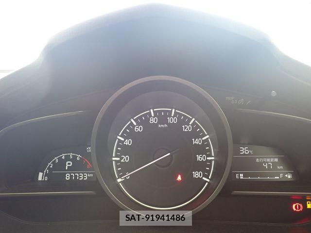 Mazda AXELA 2017-02 8660063-12
