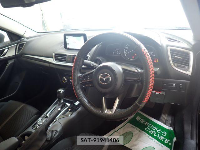 Mazda AXELA 2017-02 8660063-1