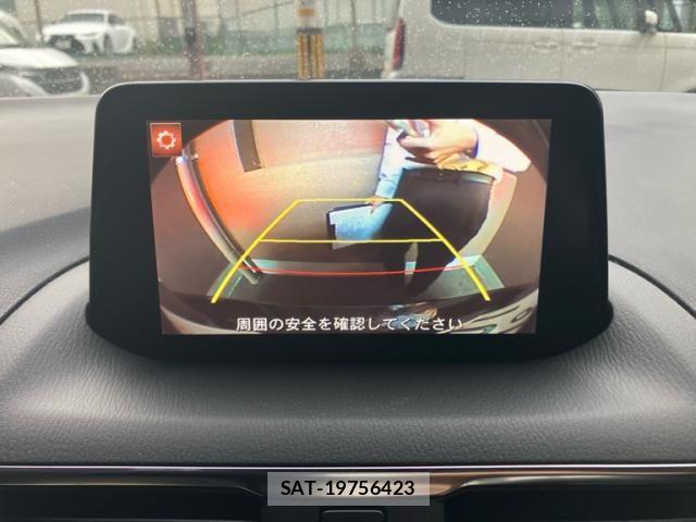 Mazda AXELA 2016-10 8796557-18