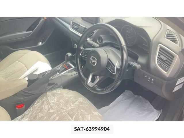 Mazda AXELA 2018-05 8830109-16