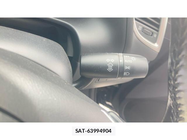 Mazda AXELA 2018-05 8830109-19