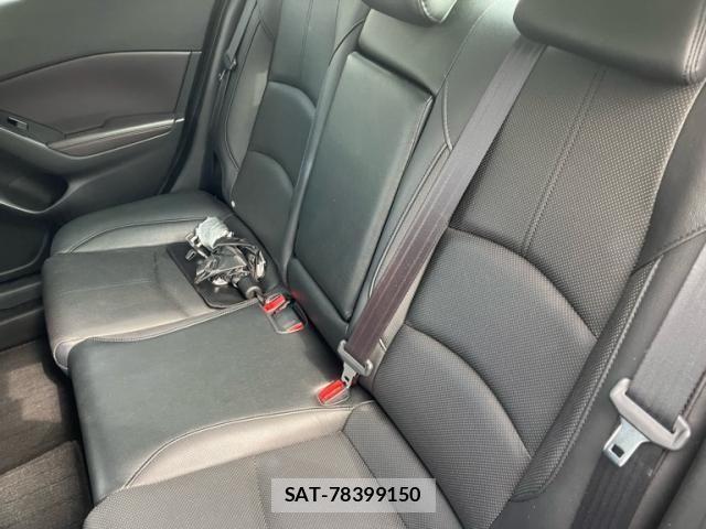 Mazda AXELA 2017-09 8849690-13