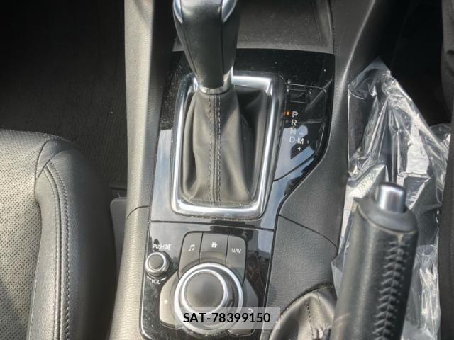Mazda AXELA 2017-09 8849690-26