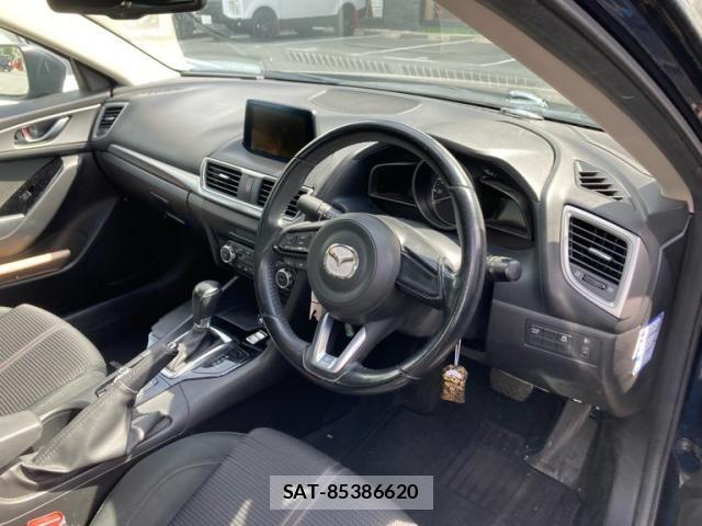 Mazda AXELA 2016-10 8880630-11
