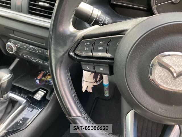 Mazda AXELA 2016-10 8880630-14