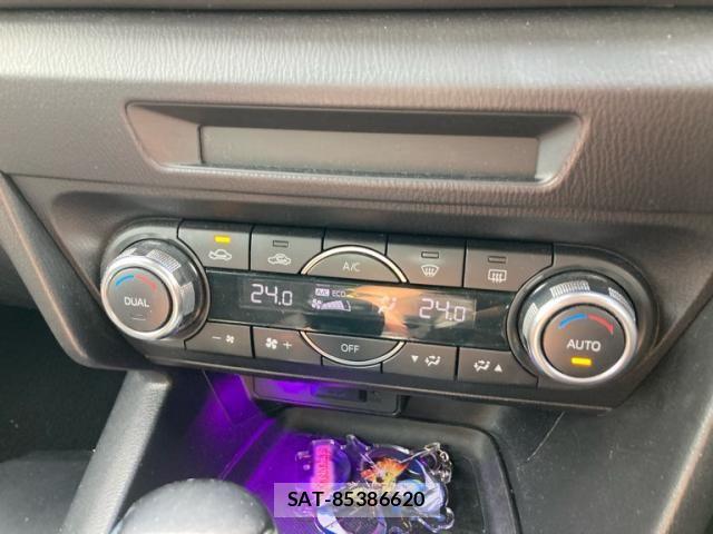 Mazda AXELA 2016-10 8880630-16