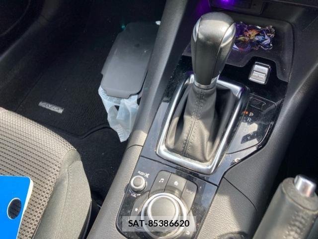 Mazda AXELA 2016-10 8880630-17