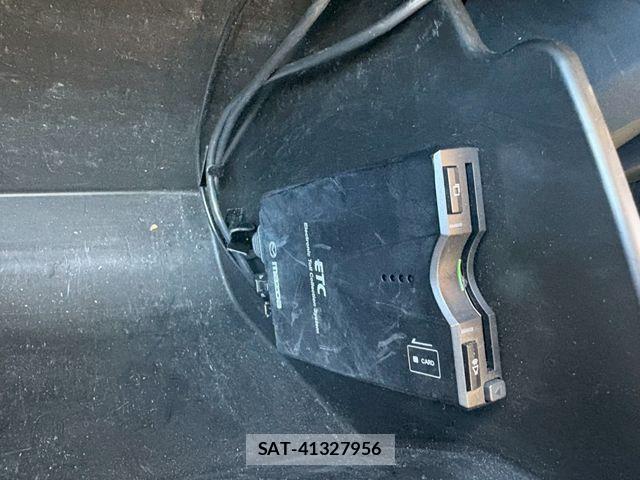Mazda AXELA SPORT 2014-11 5871458-26