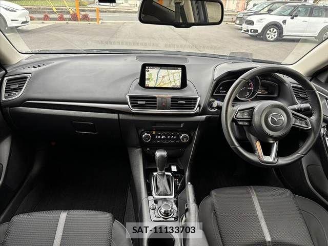 Mazda AXELA SPORT 2017-09 6012310-1
