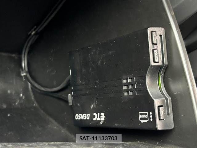 Mazda AXELA SPORT 2017-09 6012310-24