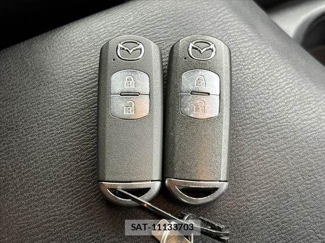 Mazda AXELA SPORT 2017-09 6012310-6