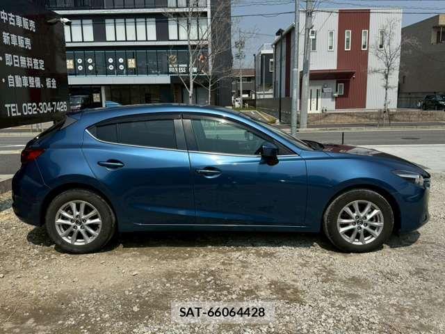 Mazda AXELA SPORT 2017-01 6012326-17