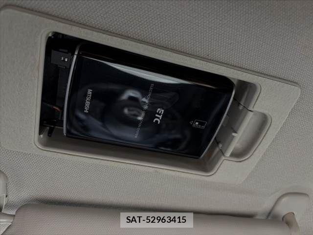 Mazda AXELA SPORT 2014-09 6012323-27