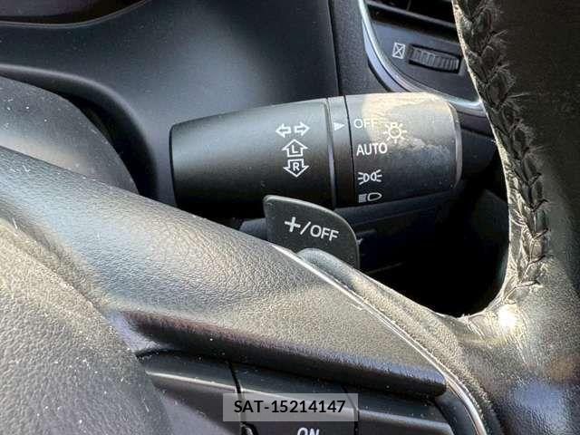 Mazda AXELA SPORT 2017-02 6216634-8